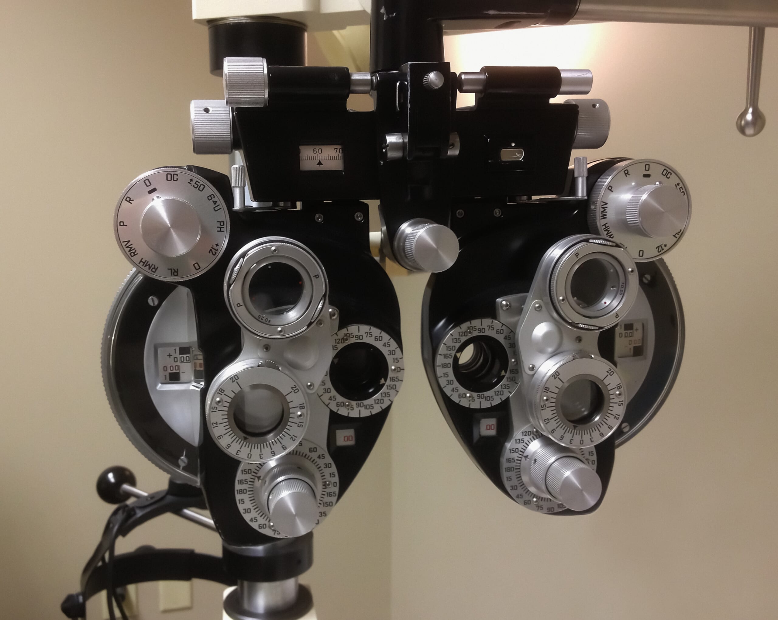 眼科向け】視力検査機器のおすすめメーカーと価格相場は？ – 介護 